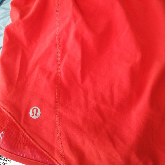 NWOT Lululemon Hotty Hot LR Short 4" - Picture 5 of 6